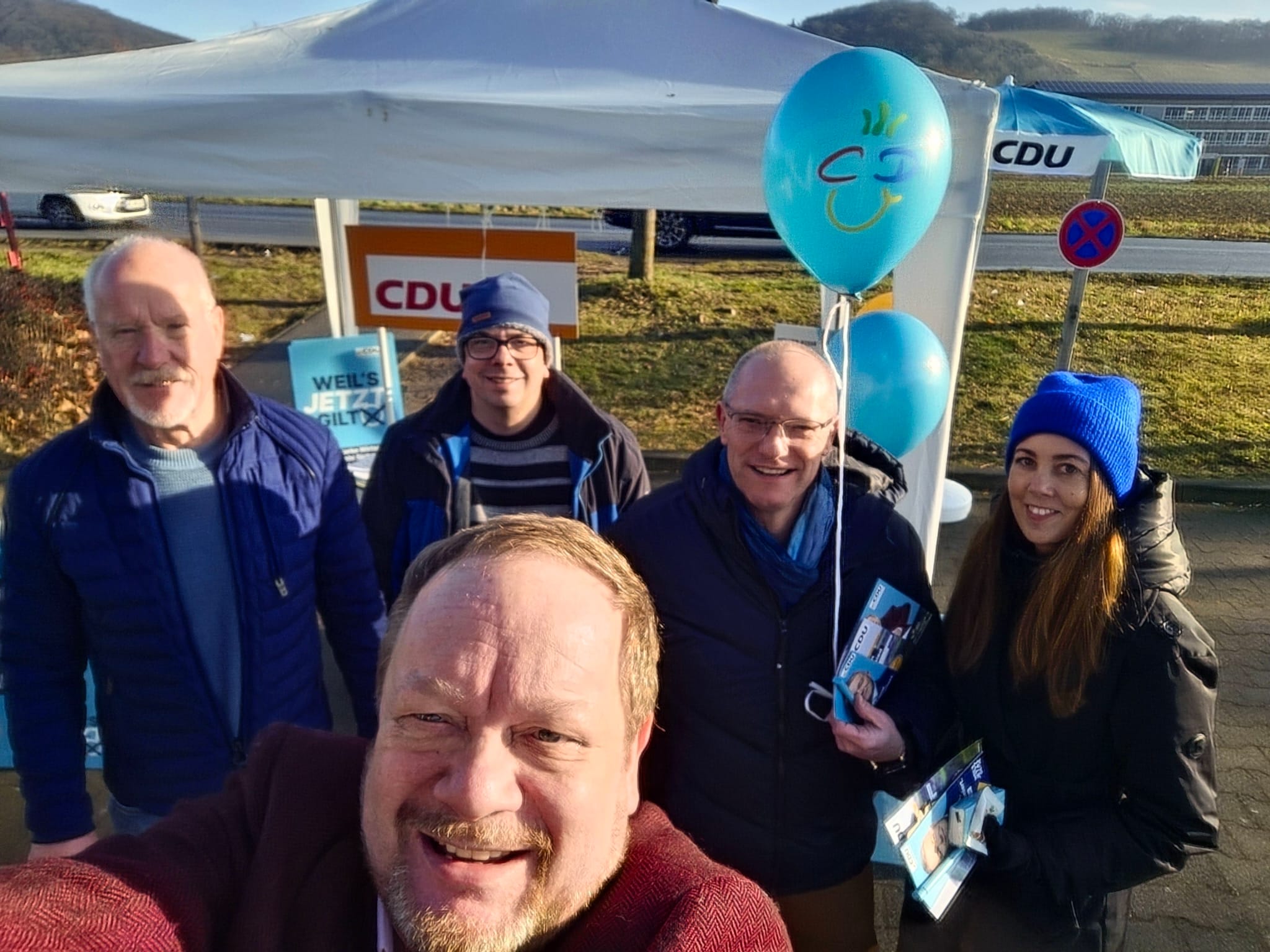 Erster Wahlkampfstand vor dem Lidl